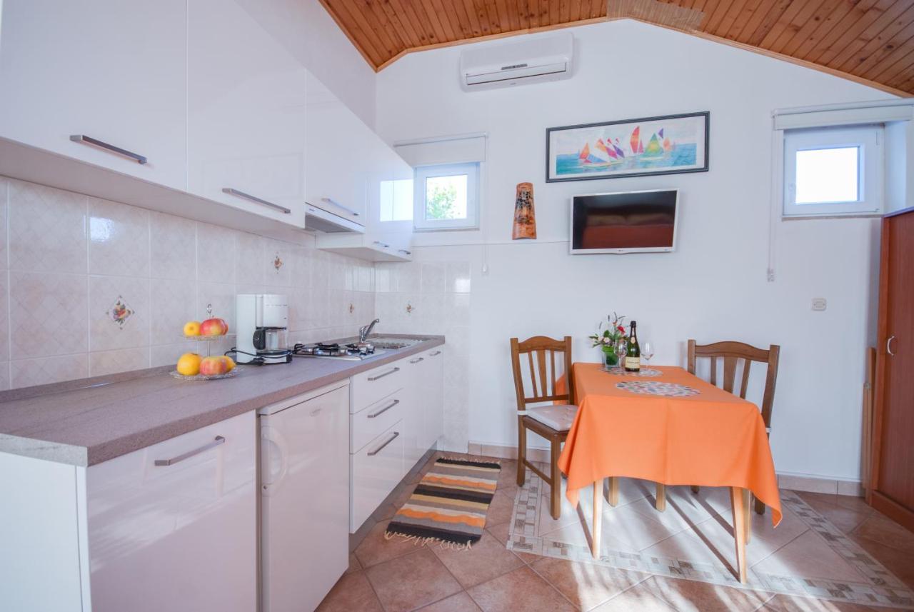 Haus Roko Apartment โรวีน ภายนอก รูปภาพ