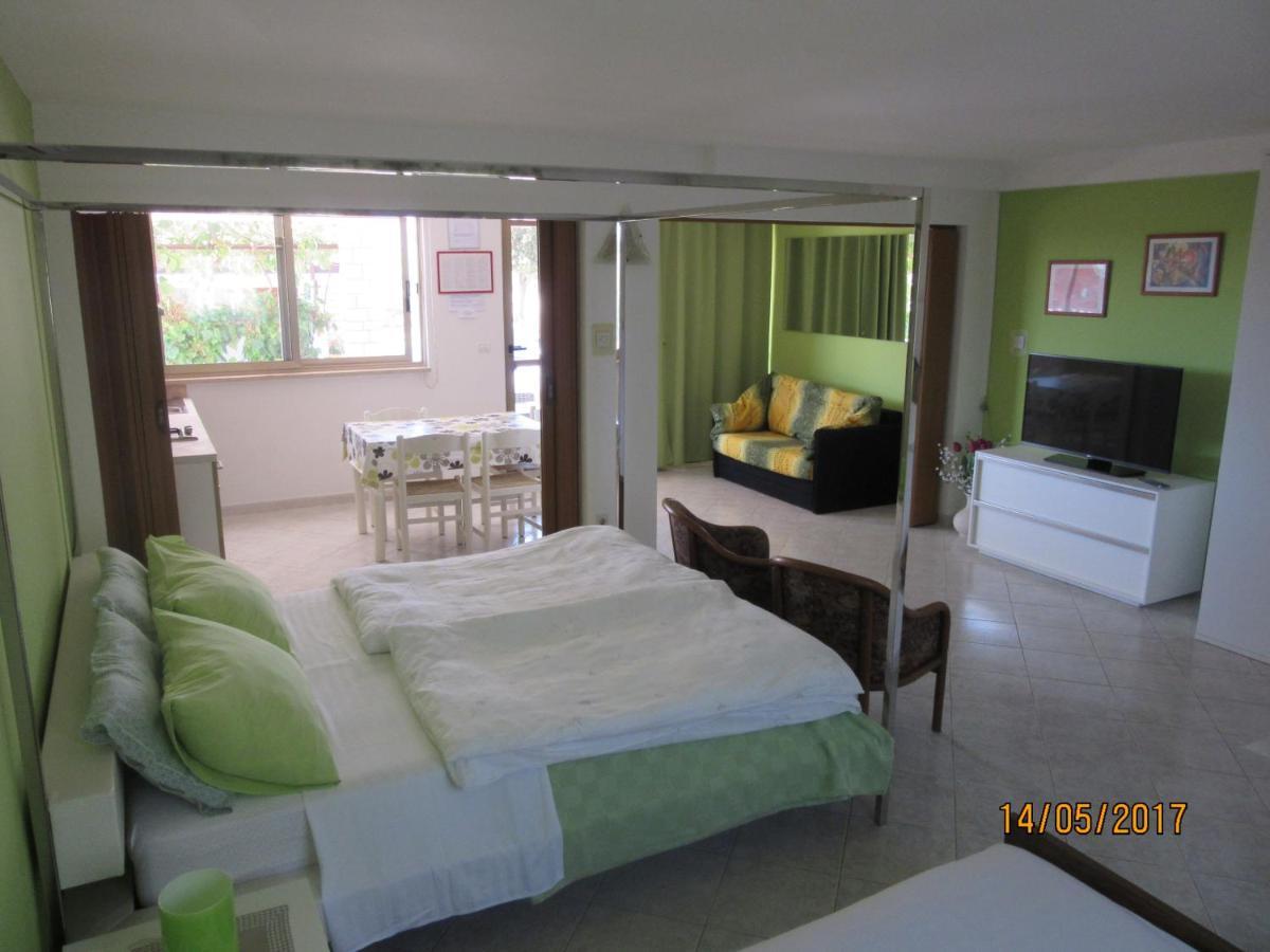 Haus Roko Apartment โรวีน ภายนอก รูปภาพ