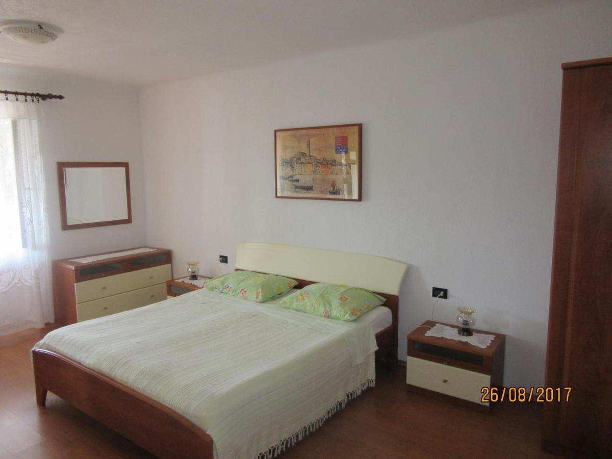 Haus Roko Apartment โรวีน ภายนอก รูปภาพ